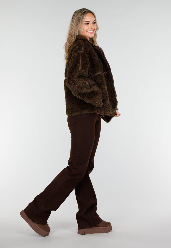 Donkerbruine Teddy Jas met Knoopsluiting