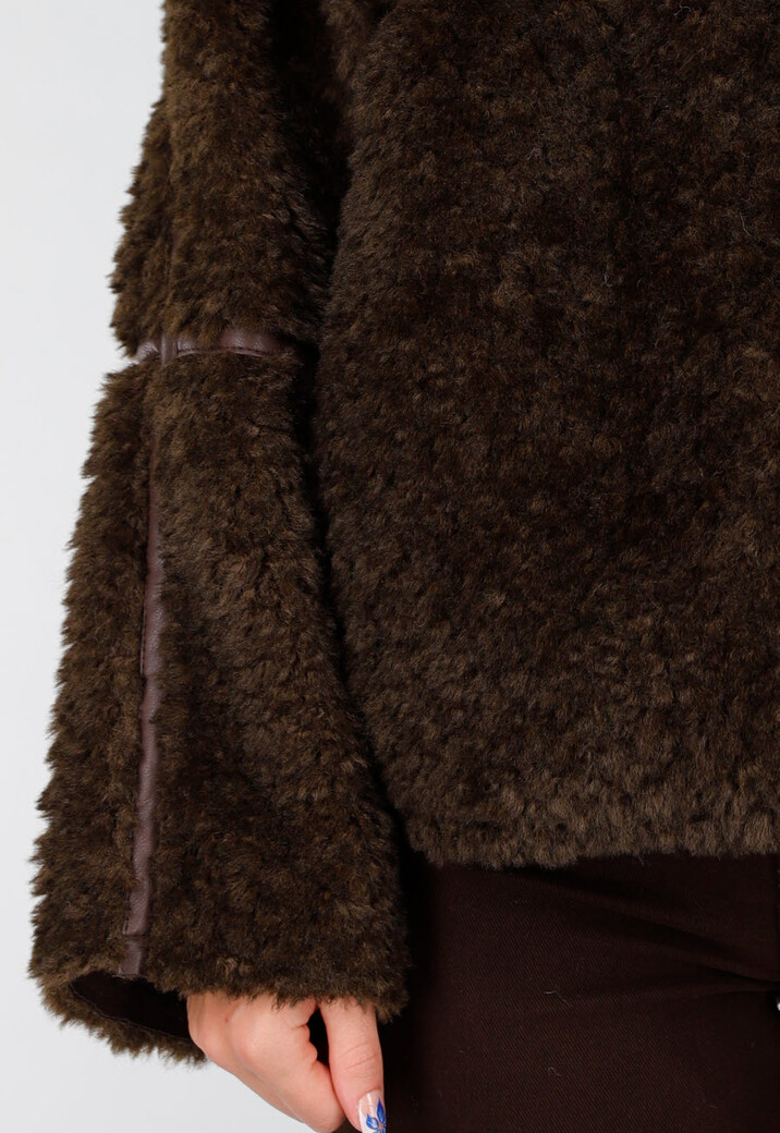 Donkerbruine Teddy Jas met Knoopsluiting