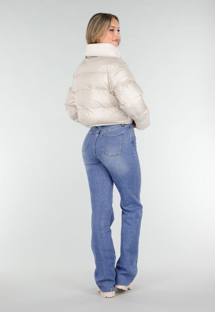 Korte Gewatteerde Jas met Wollen Kraag en Knopen