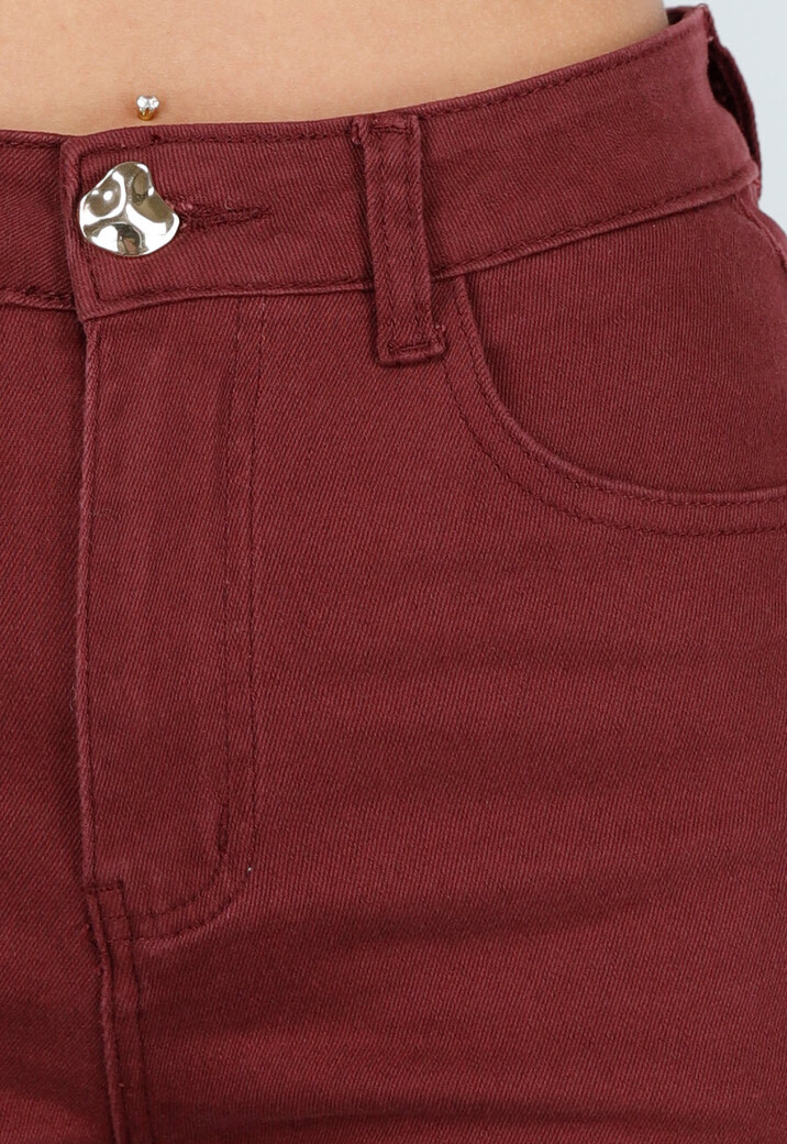 Bordeauxrode High Waist Jeans met Rechte Pijpen en Goudkleurige Knoop