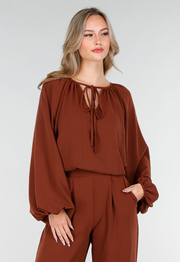 Terracotta Stretch Blouse met Striksluiting en Wijde Mouwen
