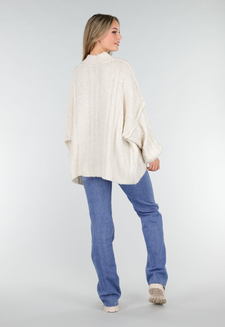 Crèmekleurige Gebreide Trui met Kabelpatroon en Pofmouwen