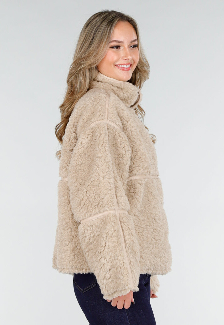 Beige Teddy Jas met Opstaande Kraag en Knoopsluiting