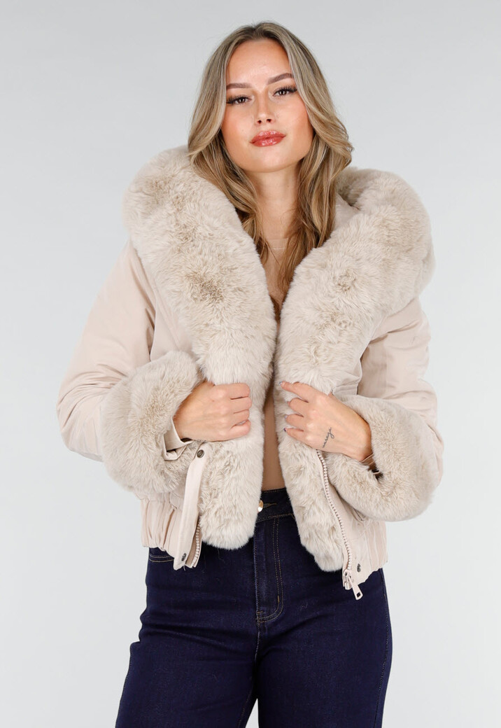 Beige Jas met Faux Fur Kraag en Manchetten