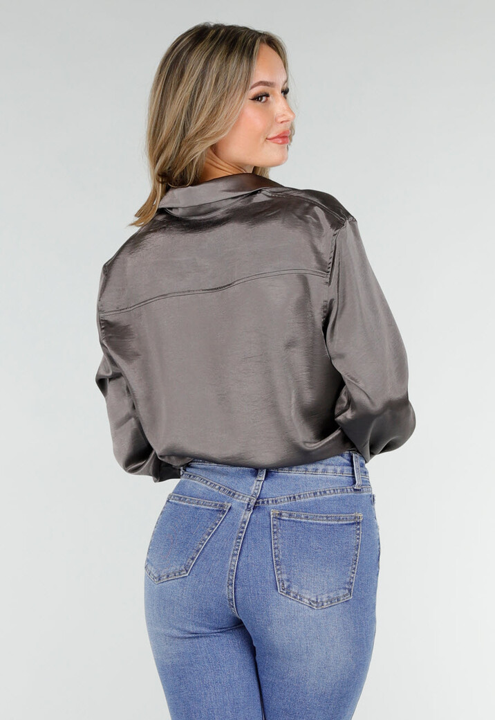 Satijnen Blouse Grijs met Lange Mouwen En Knoopsluiting