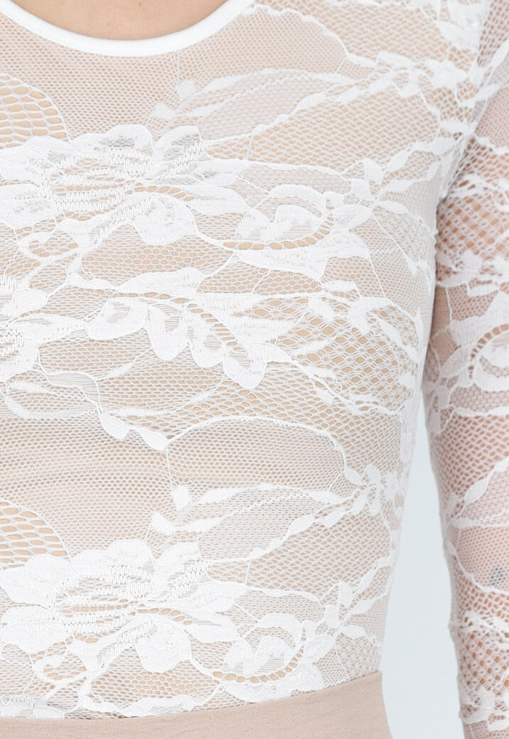 Witte Kant Bodysuit met Stretch en Beige Onderlaag