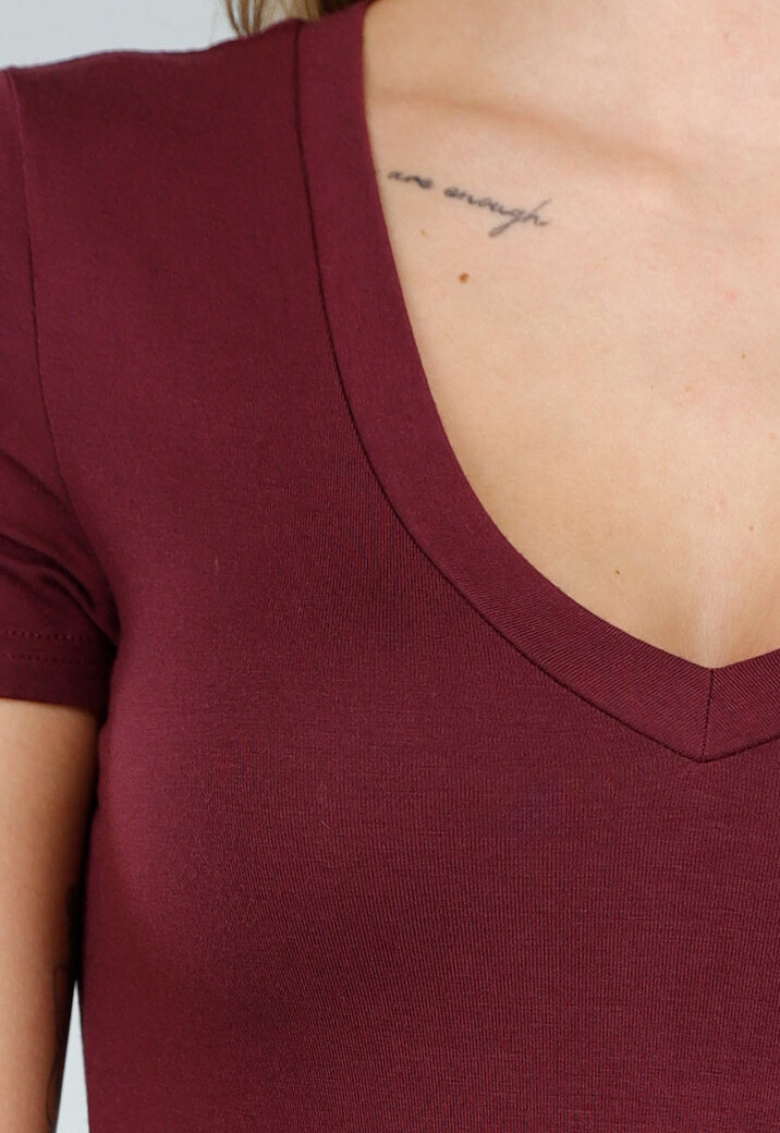 Bordeauxrode Bodysuit met Korte Mouwen en Diepe V-Hals in Stretchstof