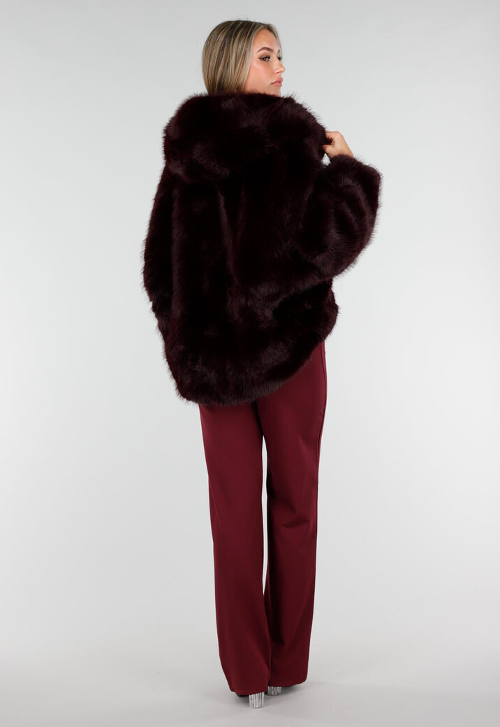 Bordeauxrode Faux Fur Jas met Capuchon