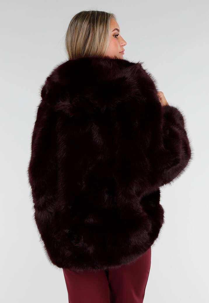 Bordeauxrode Faux Fur Jas met Capuchon