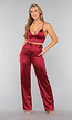 Burgundy Pantalon van Stretch Satijn in Model