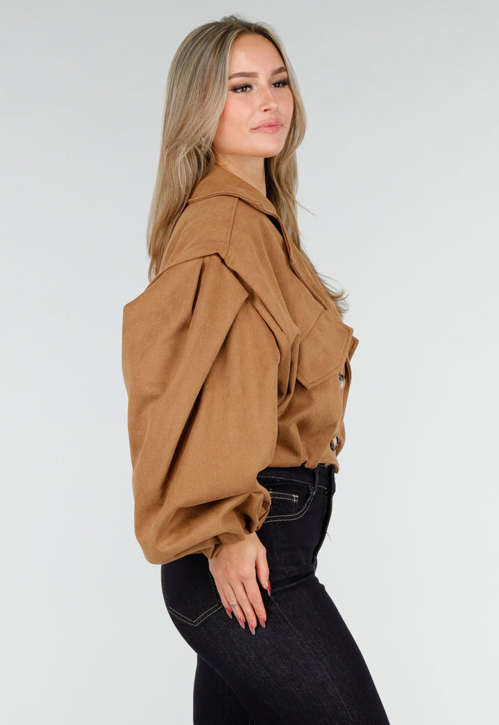 Camelkleurige Cropped Jas met Oversized Mouwen en Knopen
