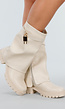 Crèmekleurige Enkelhoge Boots met Grove Zool en Gouden Slotdetail