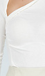 Crèmekleurige Top met Asymmetrische Halslijn en Plooidetail
