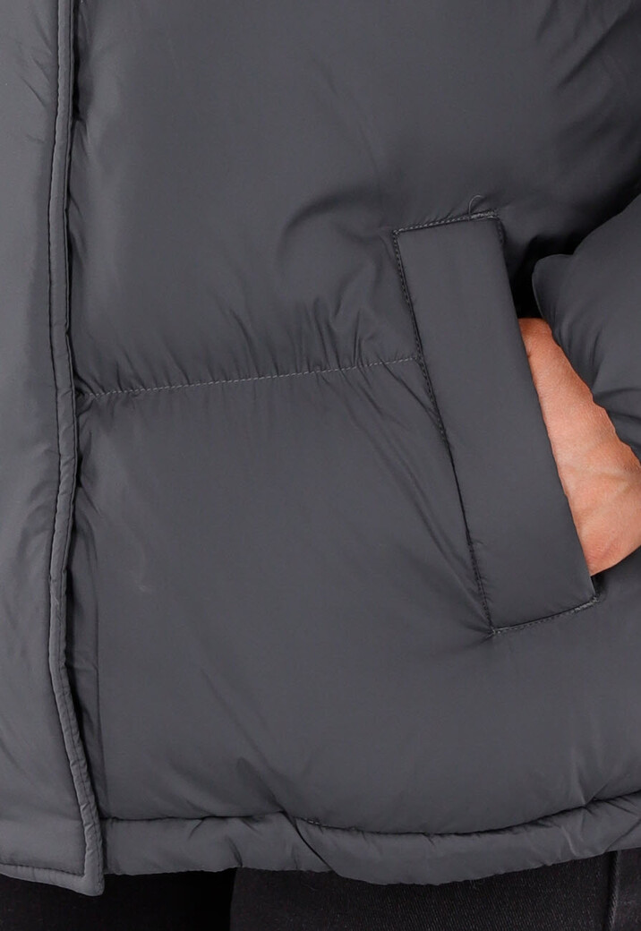 Donkergrijze Pufferjas met Capuchon