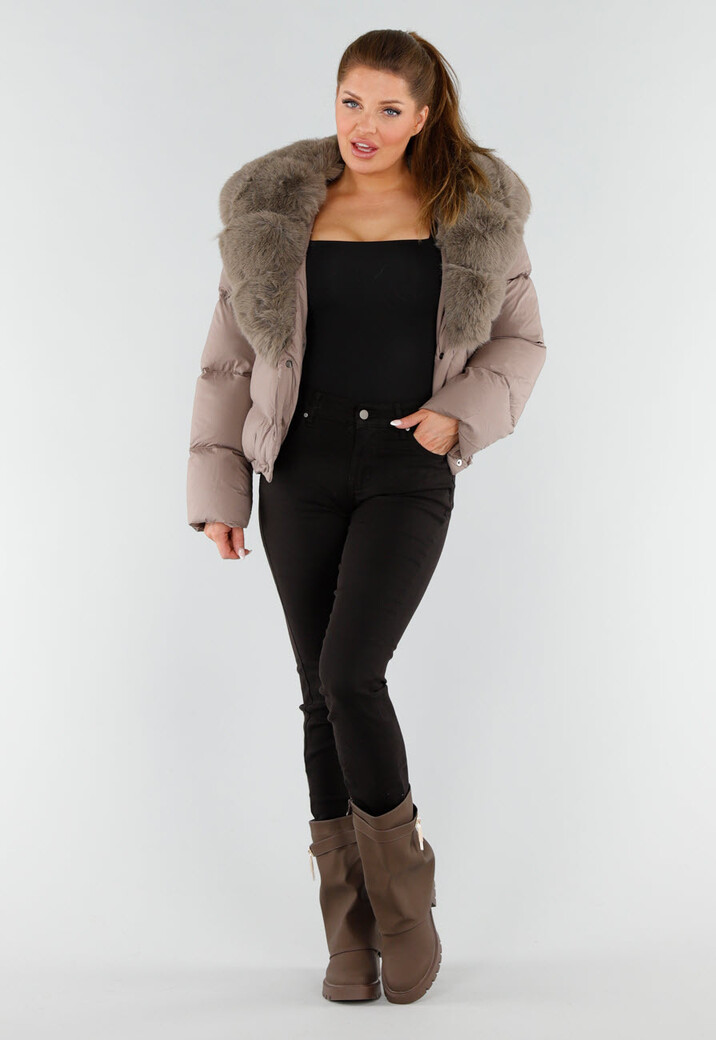 Taupe Pufferjas met Brede Imitatiebontkraag