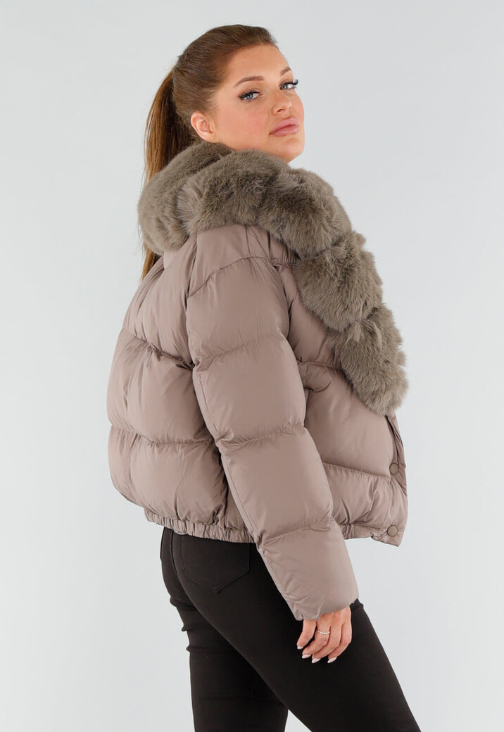 Taupe Pufferjas met Brede Imitatiebontkraag