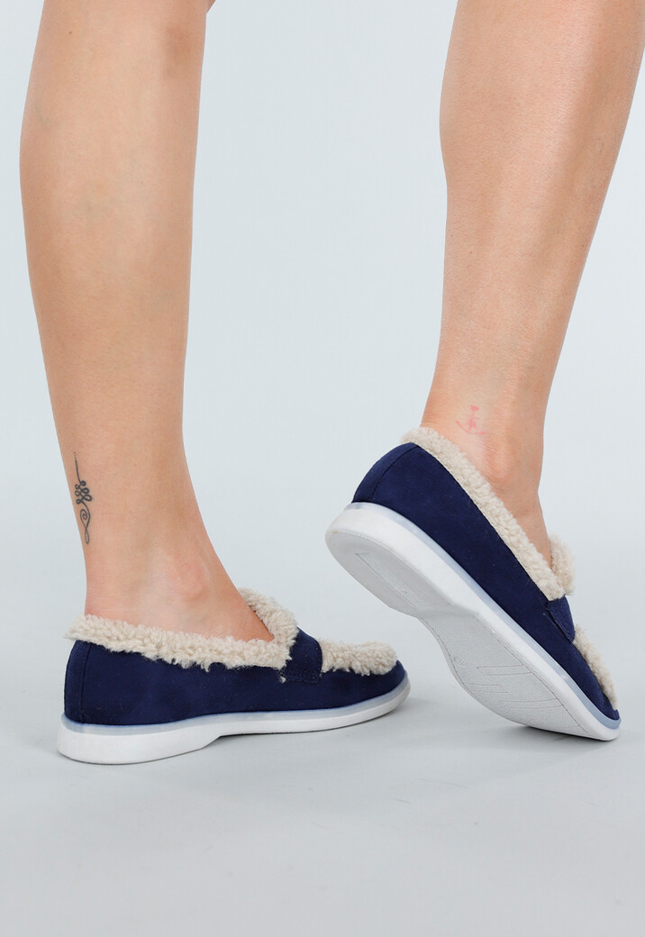 Donkerblauwe Loafers met Beige Bontvoering en Witte Zool