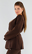 Bruine Overslag Trui met Leren Ceintuur en Wijde Mouwen