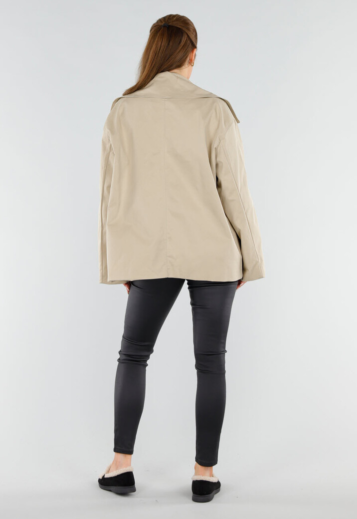 Beige Oversized Jas met Ceintuur en Brede Kraag