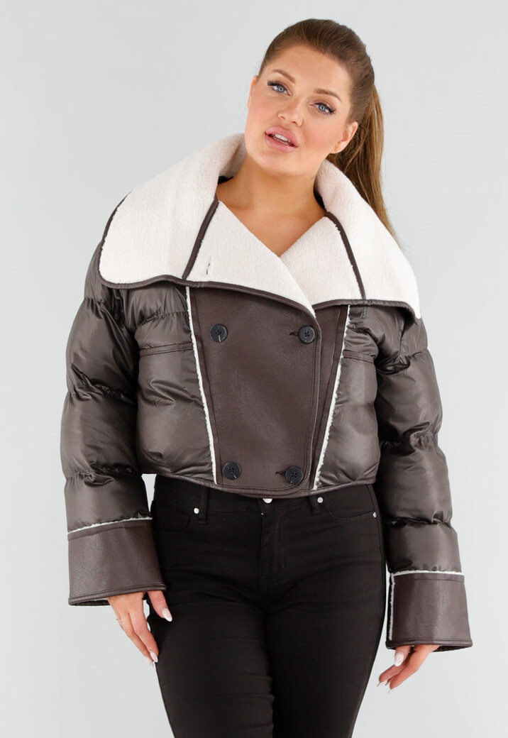 Donkerbruine Pufferjas met Witte Sherpa Kraag