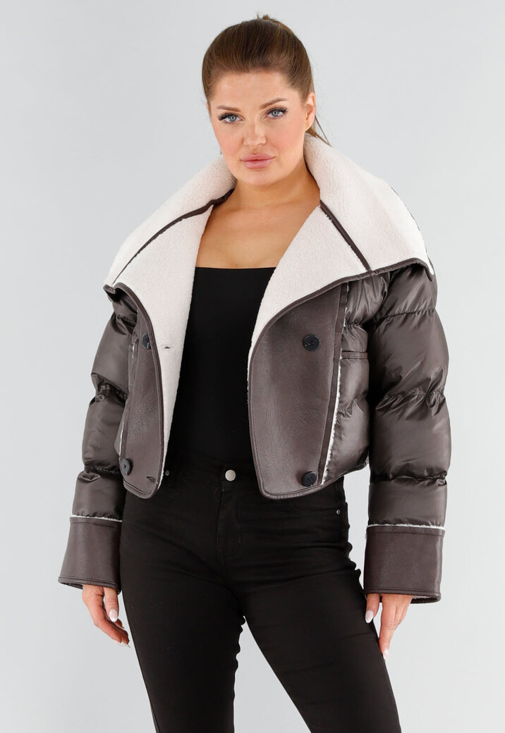 Donkerbruine Pufferjas met Witte Sherpa Kraag