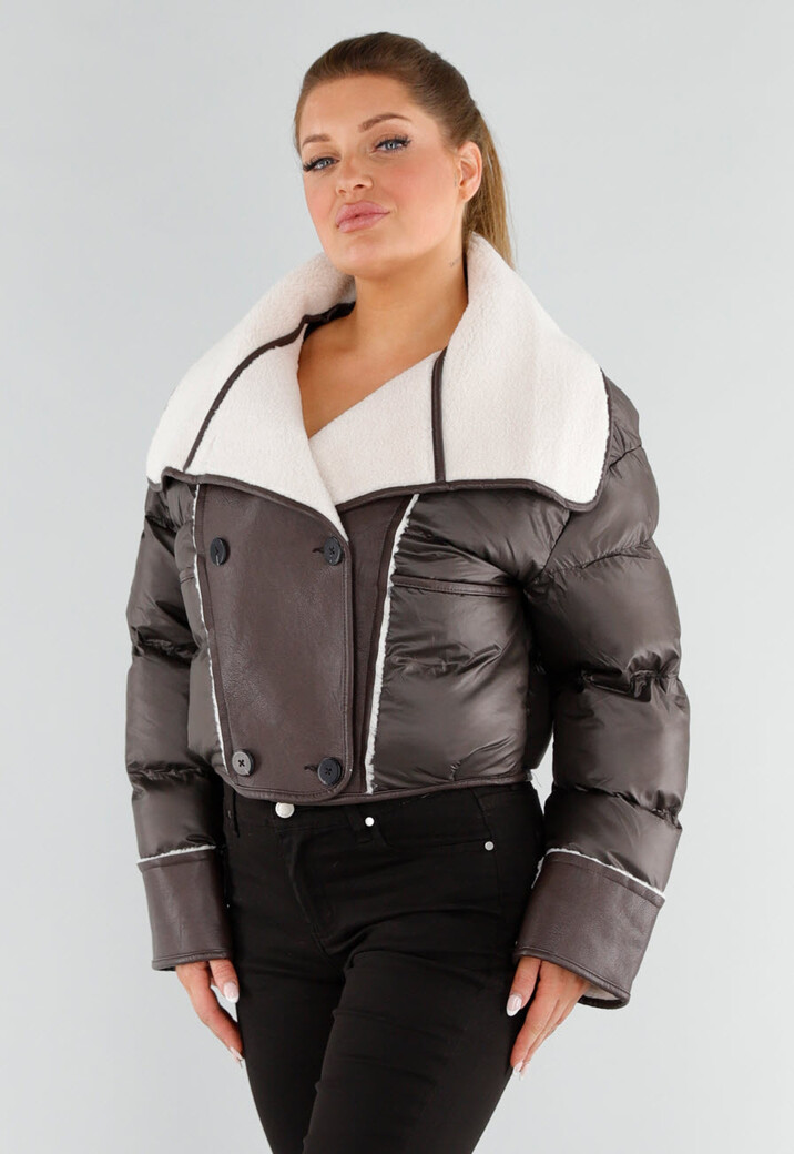 Donkerbruine Pufferjas met Witte Sherpa Kraag