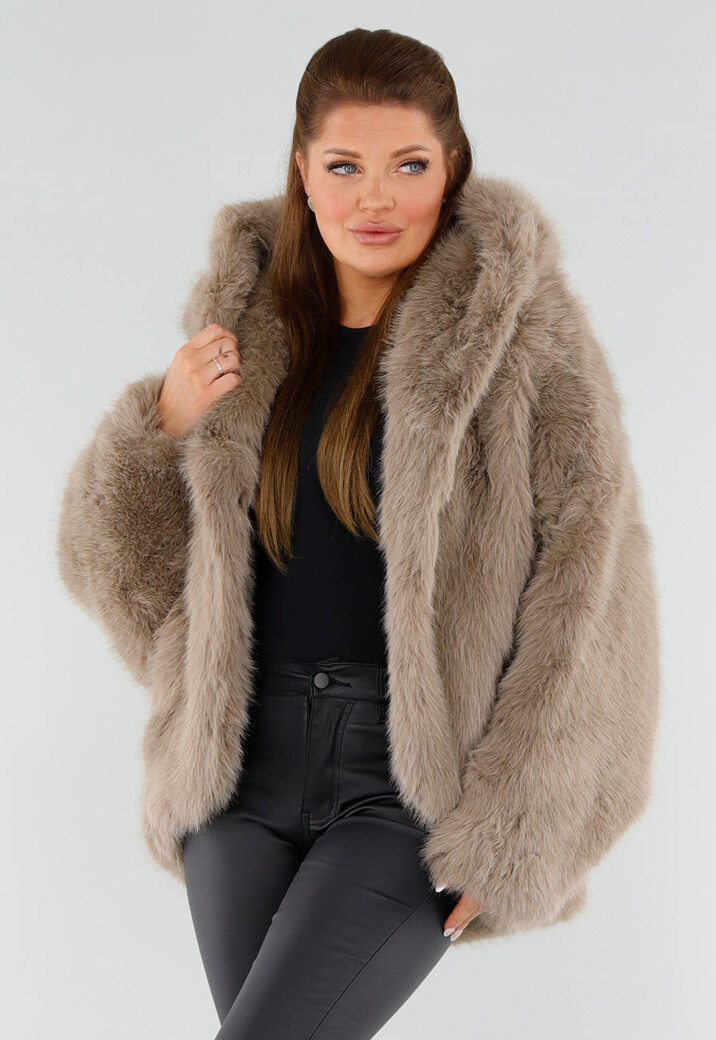 Beige Oversized Faux Fur Jas met Capuchon