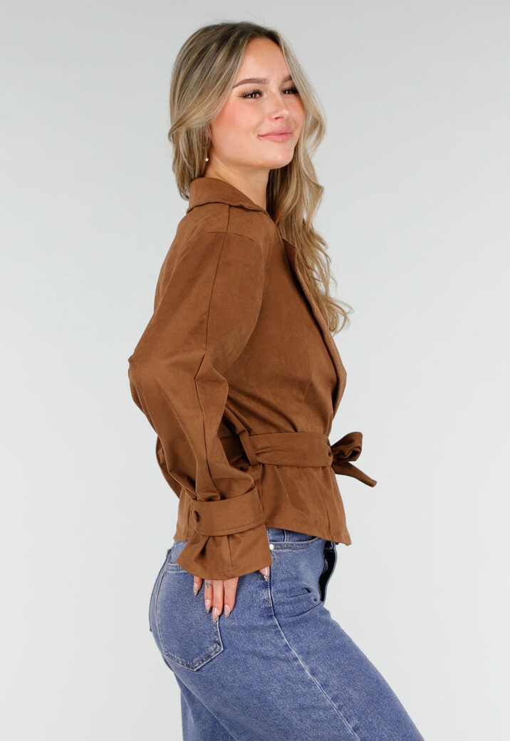 Bruine Jas van Suèdelook met Strikceintuur