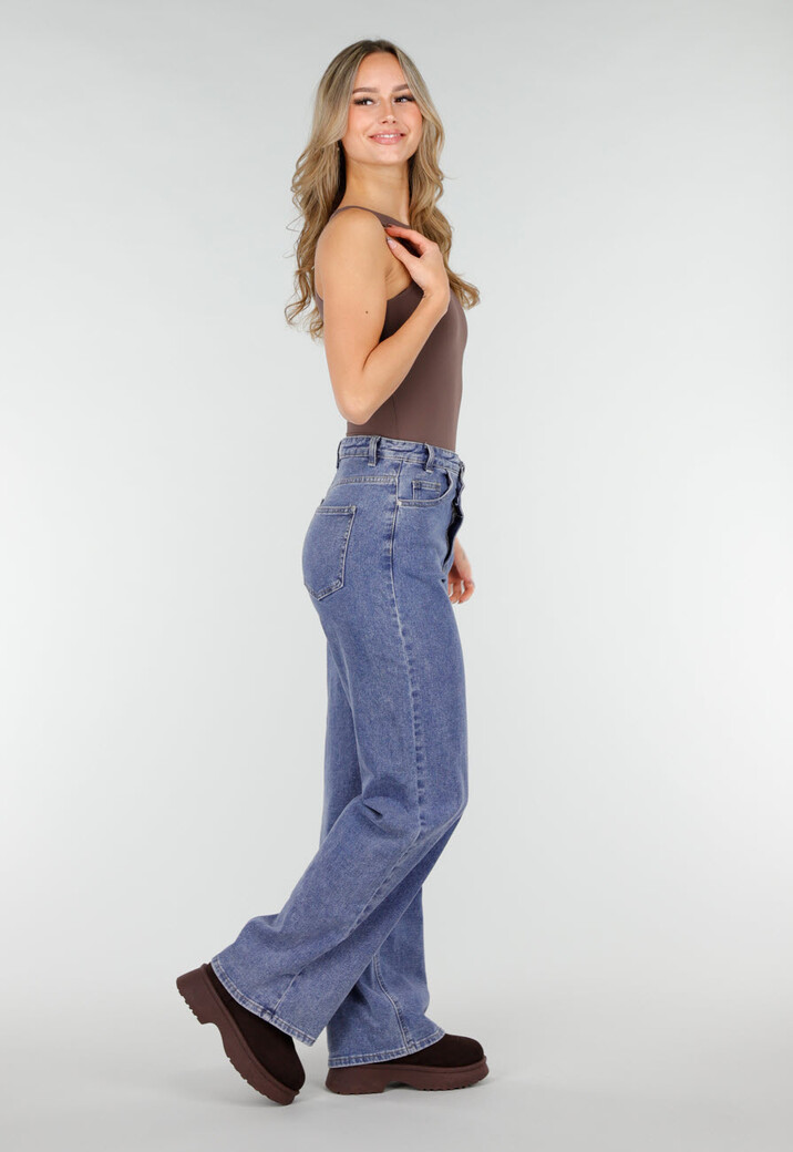 Bruine Stringbody met Hoge Halslijn en Naadloze Aansluitende Pasvorm