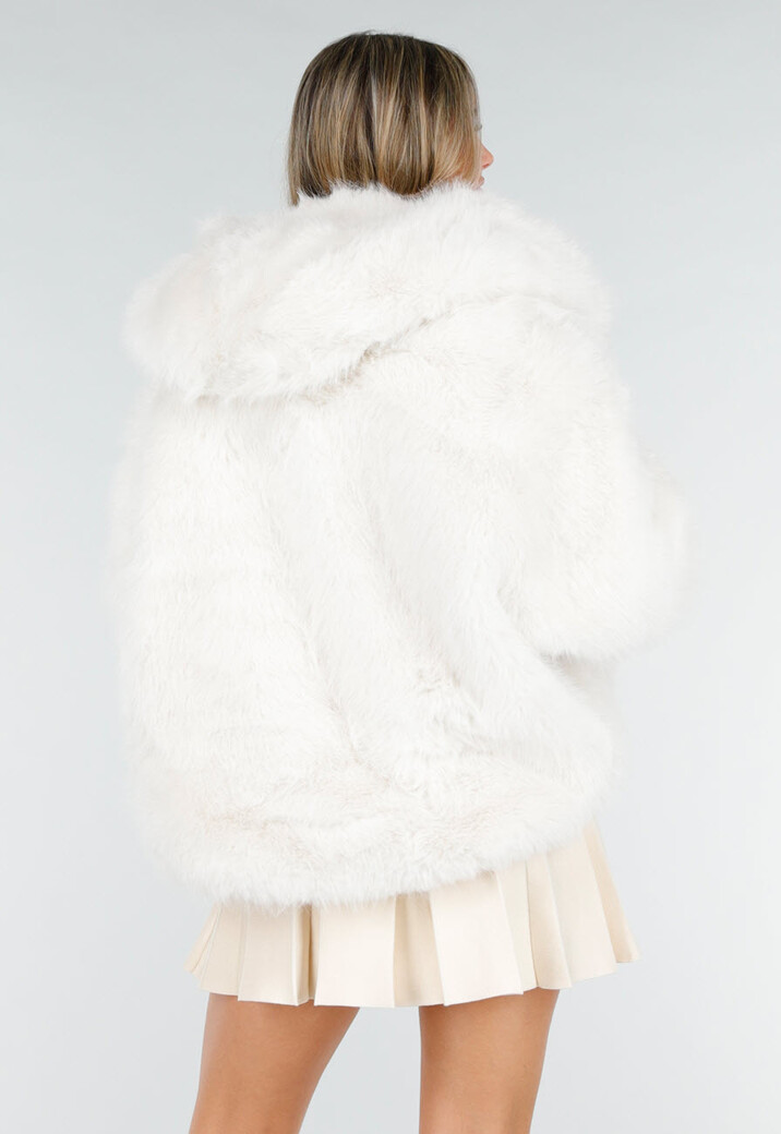 Witte Faux Fur Jas met Capuchon