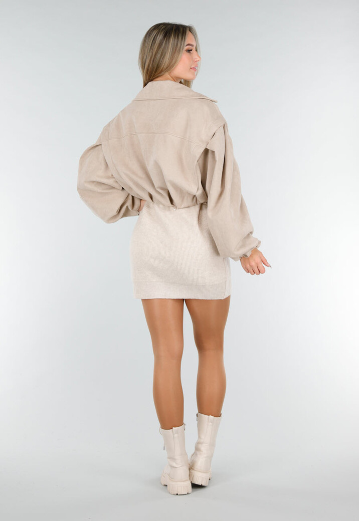 Beige Suède Look Jasje met Dubbele Knoopsluiting en Wijde Mouwen