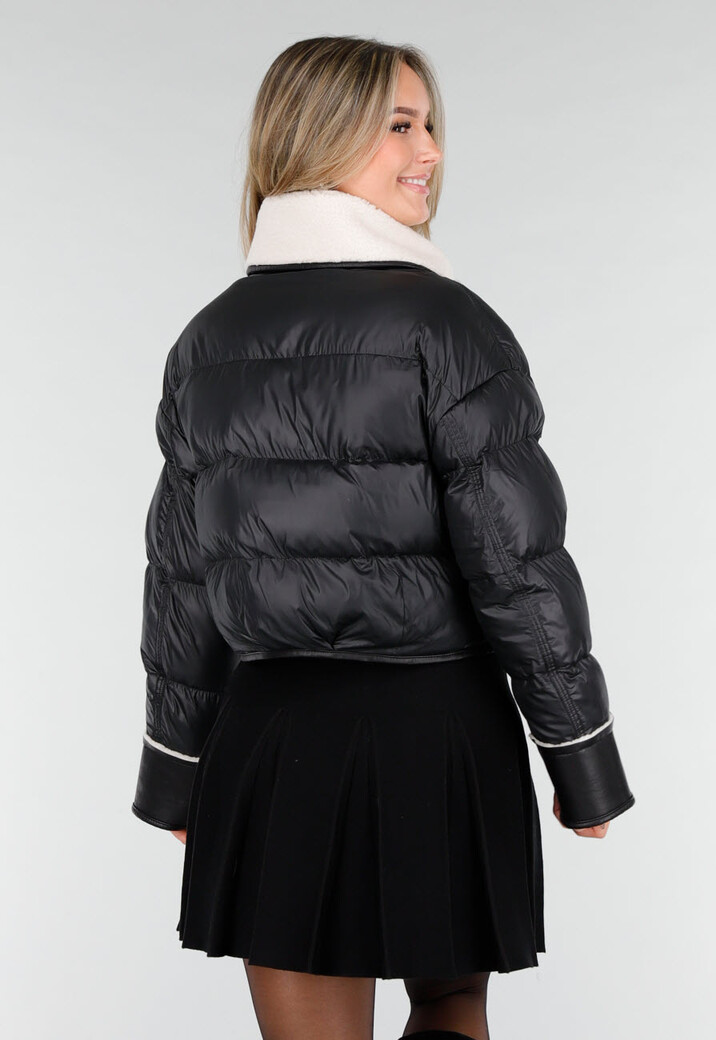 Zwarte Pufferjas met Witte Sherpa Fleece Kraag