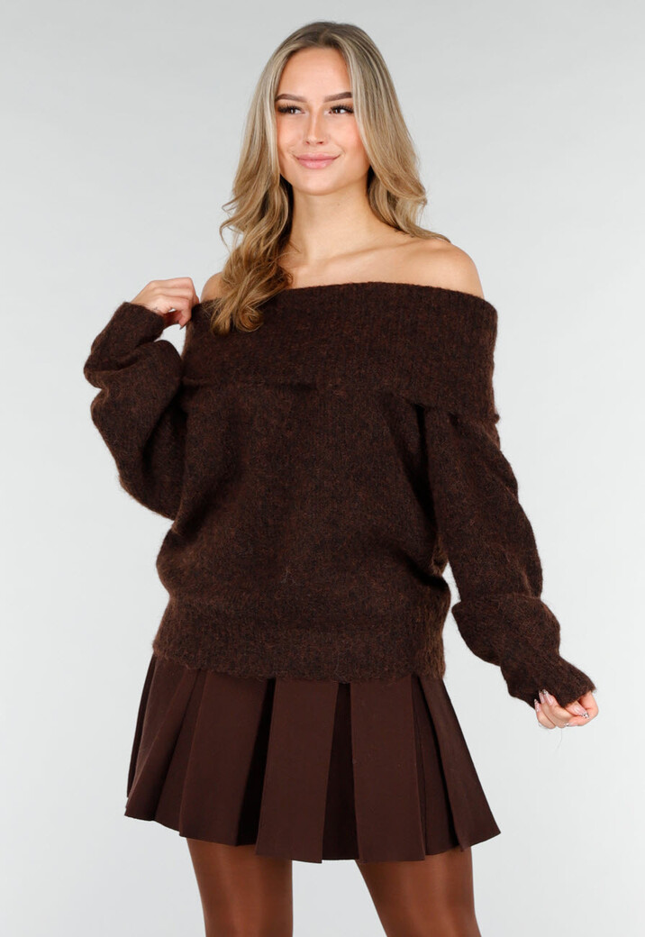 Donkerbruine Gebreide Off Shoulder Trui met Wol en Losse Pasvorm
