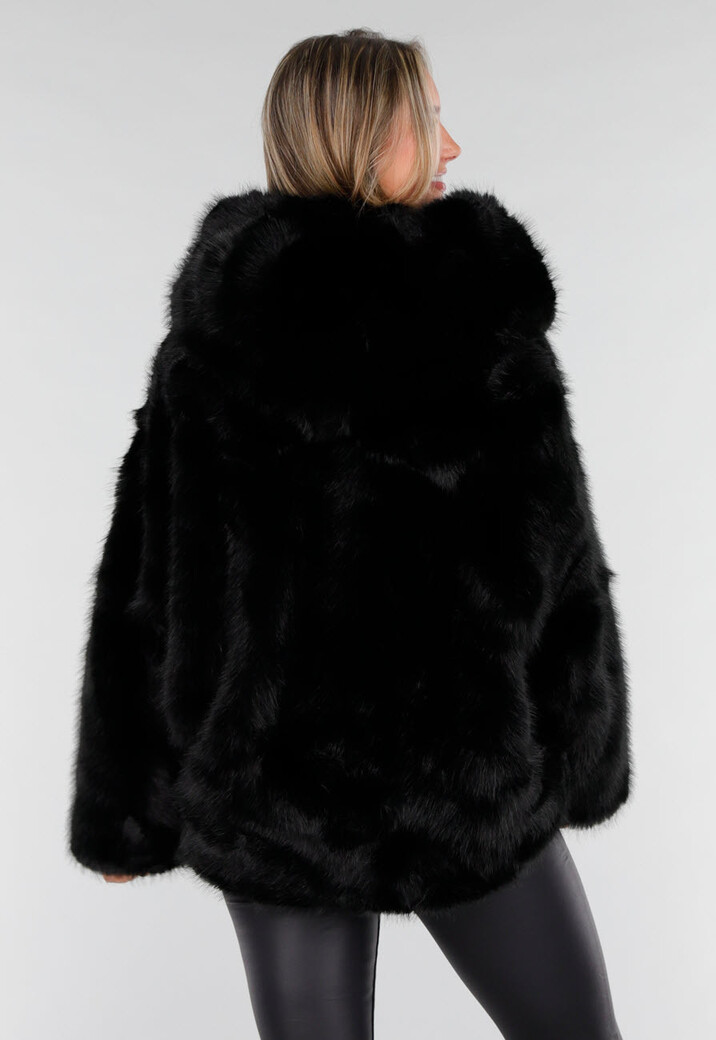Zwarte Bontjas met Capuchon