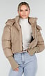 Beige Puffer Jas met Capuchon en Hoge Kraag