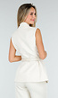Witte Matchende Set met Mouwloze Top, Statement Riem en Wide Leg Broek
