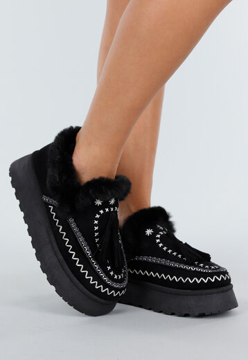 Zwarte Instappers met Borduursels