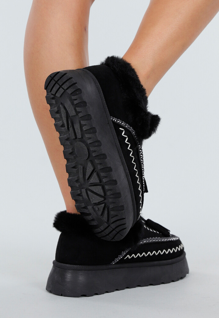 Zwarte Instappers met Faux Fur en Witte Borduursels