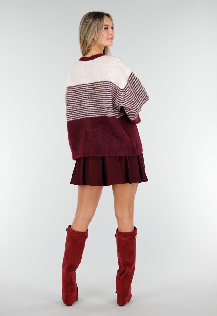 Bordeaux Gestreept Vest met Knoopsluiting en Contrasterende Boorden