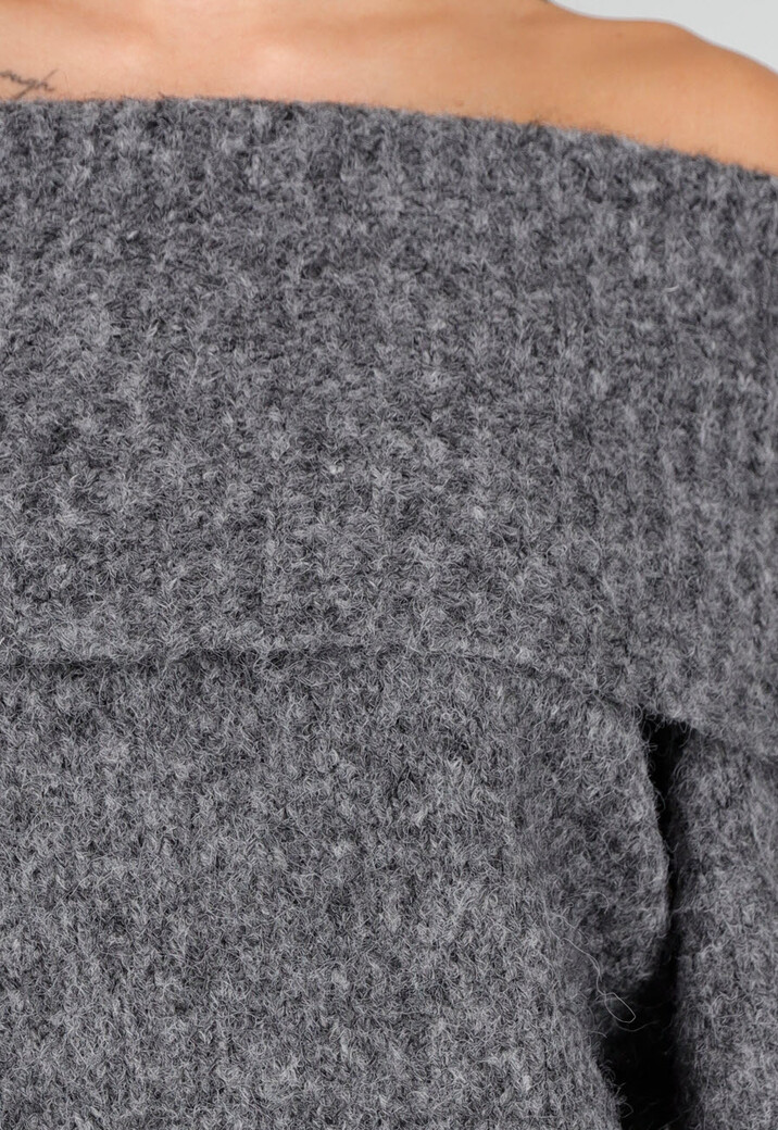 Grijze Off Shoulder Gebreide Trui met Brede Omgeslagen Halslijn en Lange Mouwen
