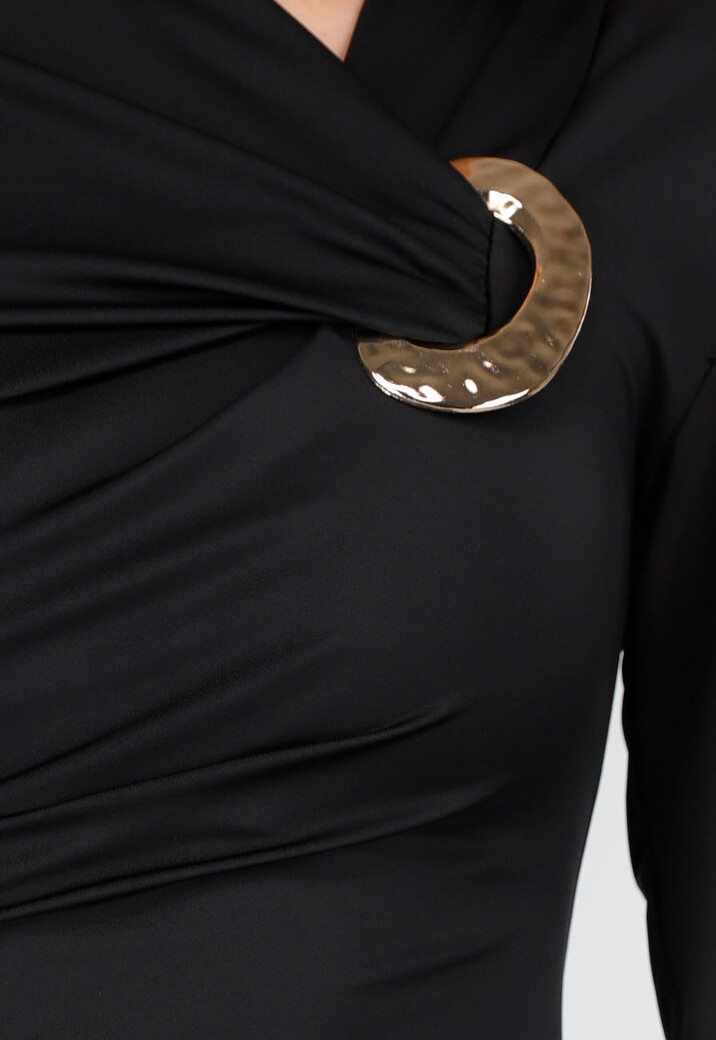 Zwarte Midi Jurk met Lange Mouwen en Goudkleurige Ringdetail