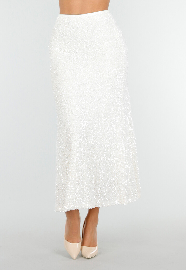 Witte Midi Rok met All Over Pailletten en Subtiele Uitlopende Zoom