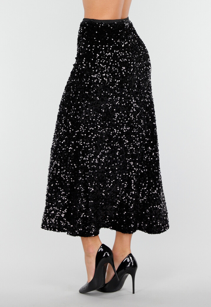 Zwarte Midi Rok met All Over Pailletten en Subtiele Uitlopende Zoom
