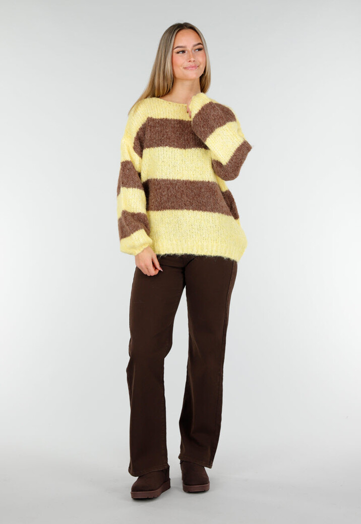 Gestreepte Fluffy Trui in Geel en Bruin met Losvallende Pasvorm