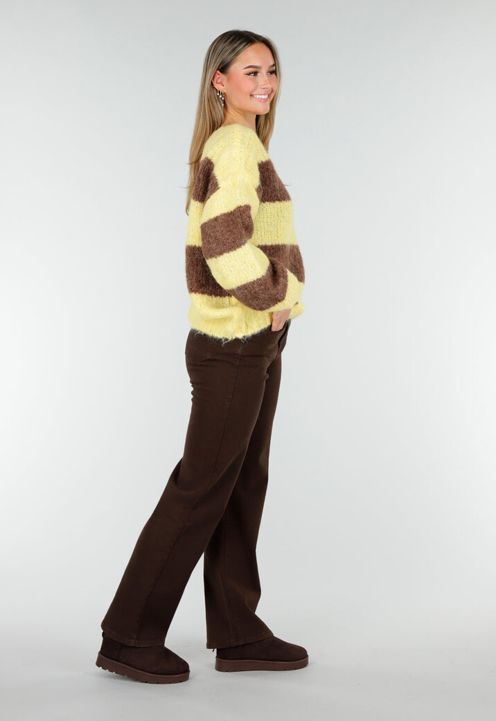 Gestreepte Fluffy Trui in Geel en Bruin met Losvallende Pasvorm