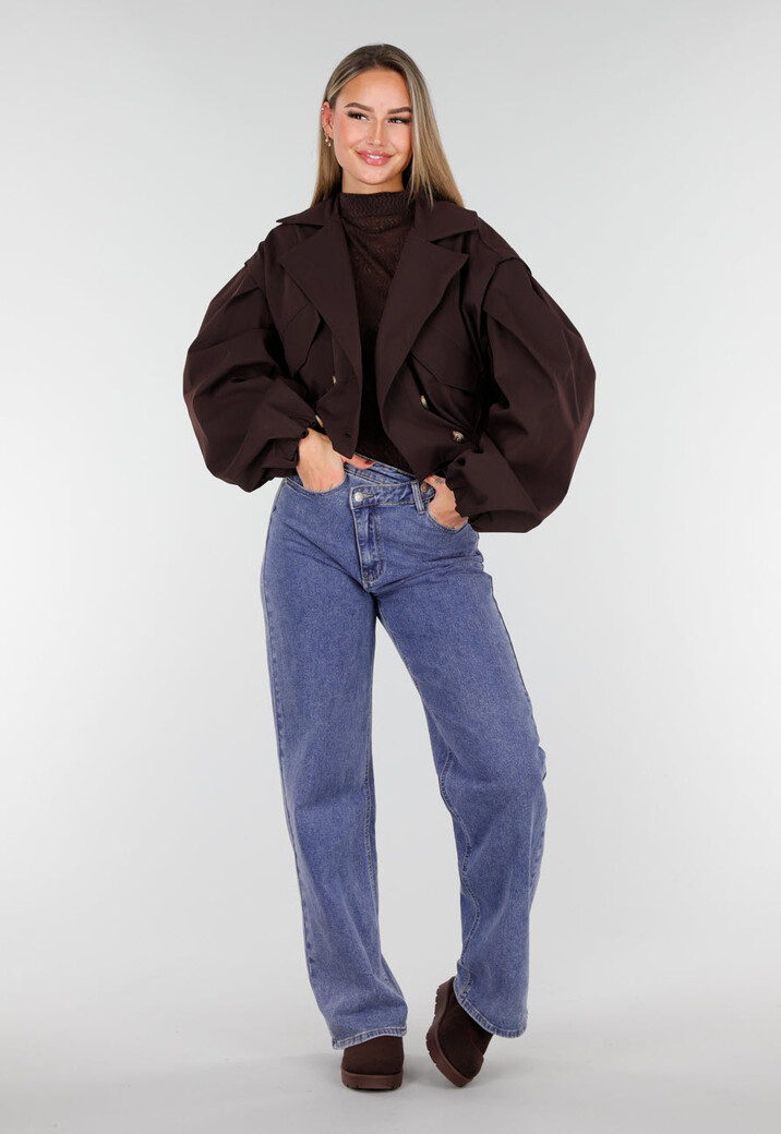 Donkerbruin Cropped Jasje met Pofmouwen en Gouden Knopen