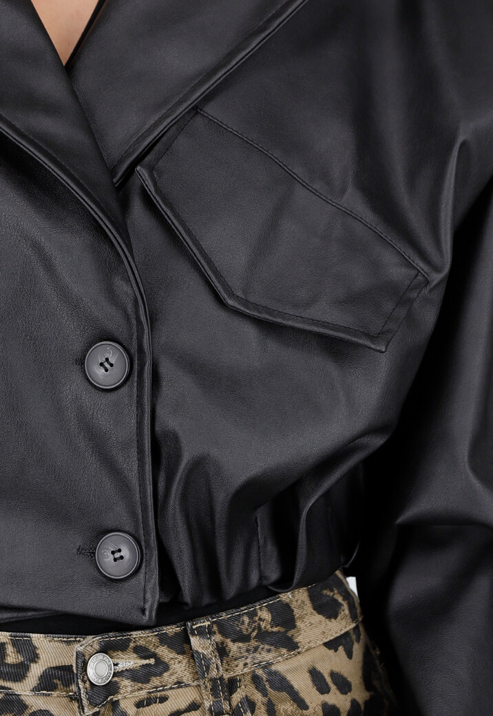 Zwarte Faux Leer Cropped Jas met Oversized Mouwen