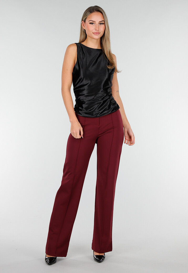 Zwarte Stretch Satijnen Top met Pads en Open Rug met Strik