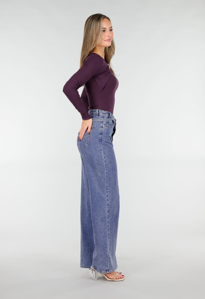 Paarse Top met Cut Out Detail