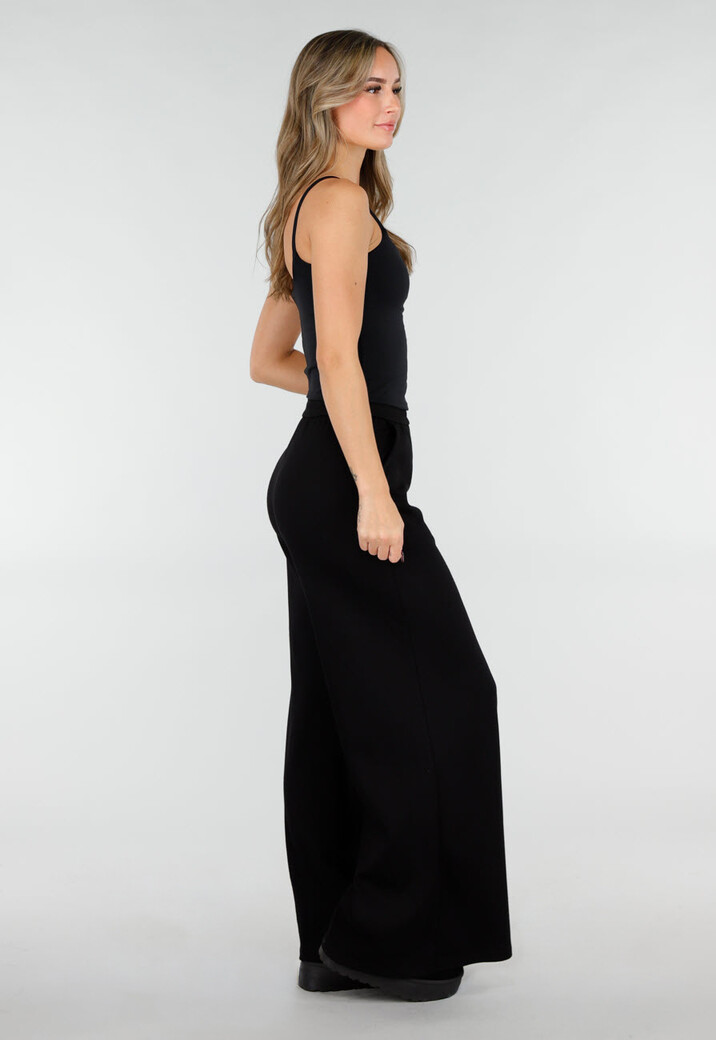 Zwarte Crop Top met Spaghetti Bandjes en Stretch